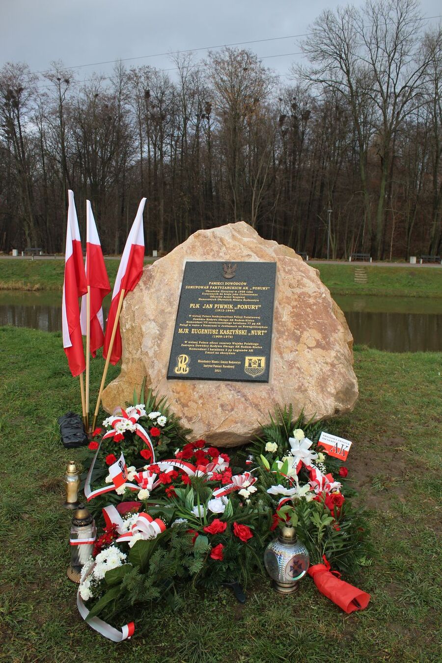 W Bodzentynie odsłonięto tablicę „Ponurego” i „Nurta”. Fot. Jakub Ryba (IPN)