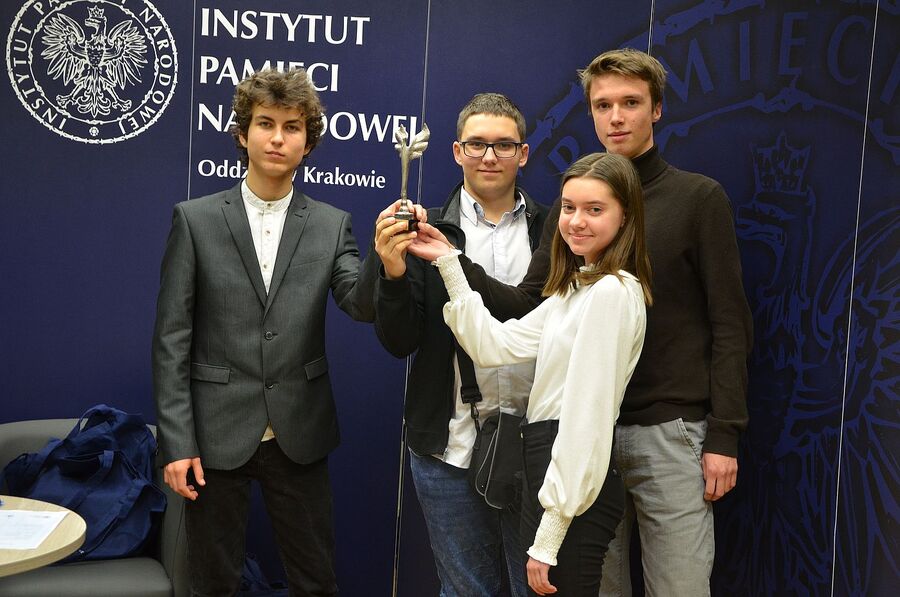 Drużyna X LO w Krakowie wygrała turniej debat historycznych na temat stanu wojennego. Fot. Janusz Ślęzak (IPN)
