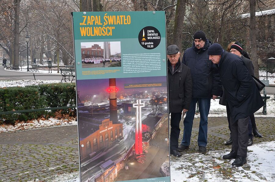Wystawa na Plantach „Stan wojenny 1981-1983”. Fot. Janusz Ślęzak (IPN)
