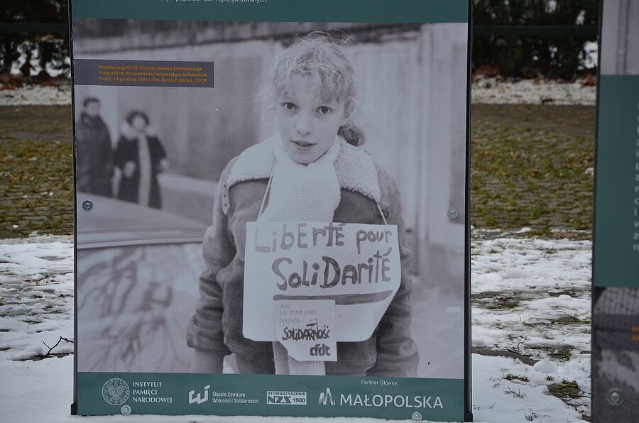 Wystawa na Plantach „Stan wojenny 1981-1983”. Fot. Janusz Ślęzak (IPN)