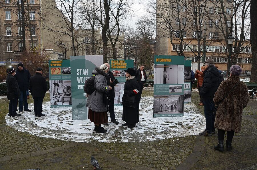 Wystawa na Plantach „Stan wojenny 1981-1983”. Fot. Janusz Ślęzak (IPN)
