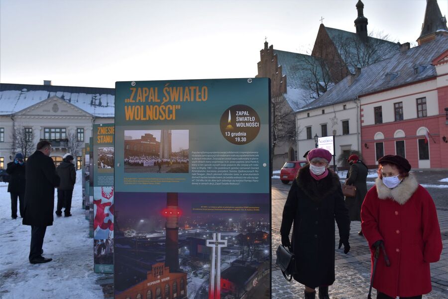Uroczystości upamiętniające 40. rocznicę wprowadzenia stanu wojennego