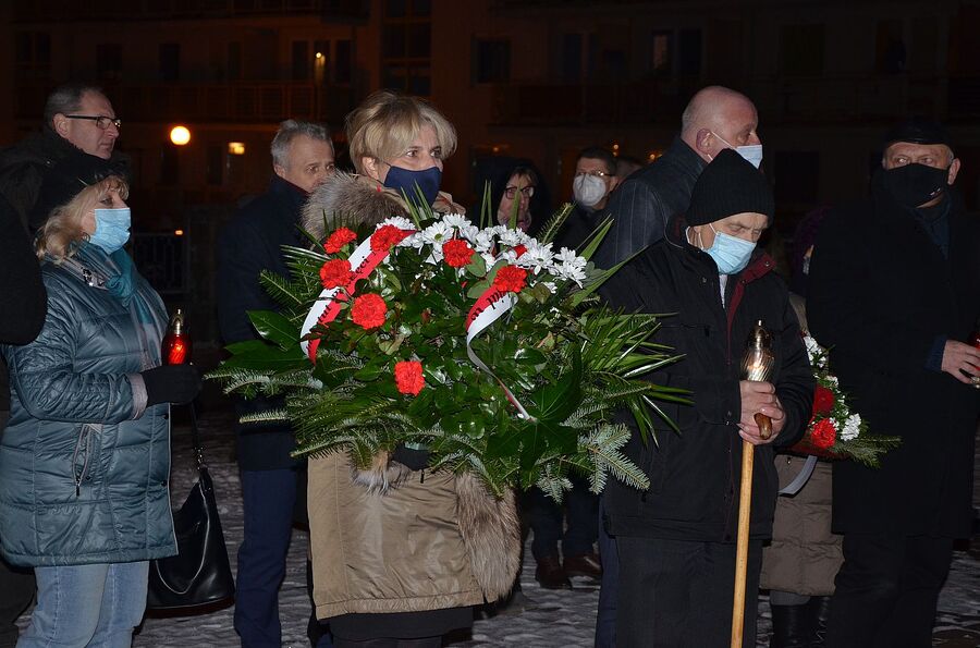 Uroczystości w Tarnowie w przeddzień 40. rocznicy wprowadzenia stanu wojennego. Fot. Janusz Ślęzak (IPN)
