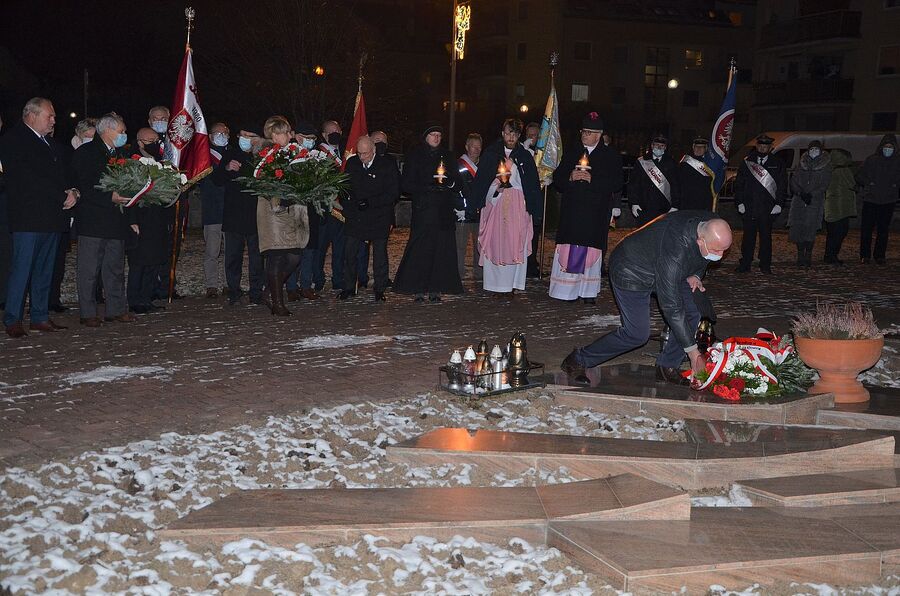 Uroczystości w Tarnowie w przeddzień 40. rocznicy wprowadzenia stanu wojennego. Fot. Janusz Ślęzak (IPN)