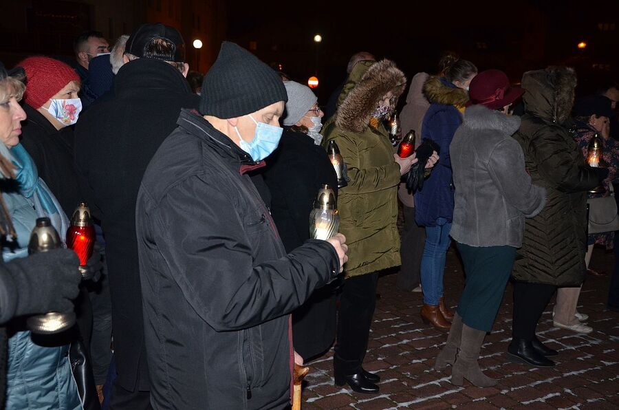 Uroczystości w Tarnowie w przeddzień 40. rocznicy wprowadzenia stanu wojennego. Fot. Janusz Ślęzak (IPN)