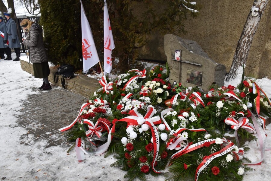 Uroczystości upamiętniające 40. rocznicę wprowadzenia stanu wojennego w Nowym Targu. Fot. Marcin Chorązki (IPN)