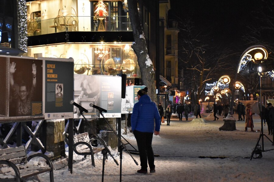 Otwarcie wystawy IPN „Stan wojenny 1981-1983” na Krupówkach. Fot. Marcin Chorązki (IPN)