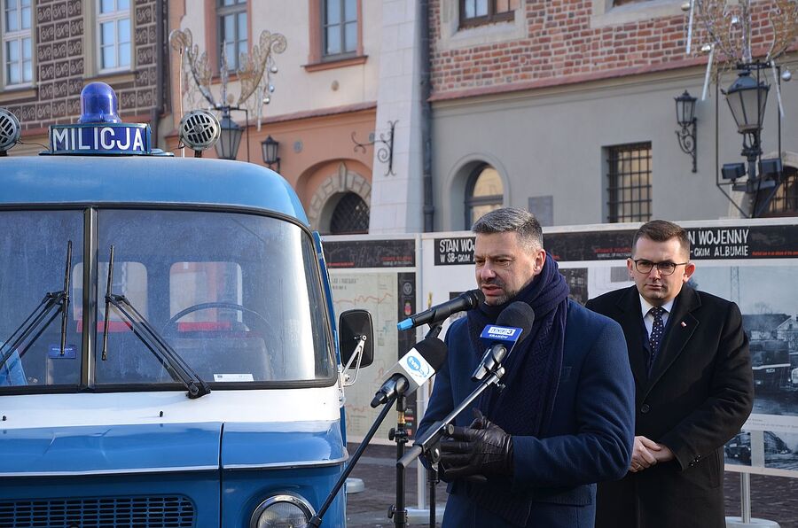 Rocznicowe przedsięwzięcia na Małym Rynku w Krakowie. Fot. Janusz Ślęzak (IPN)