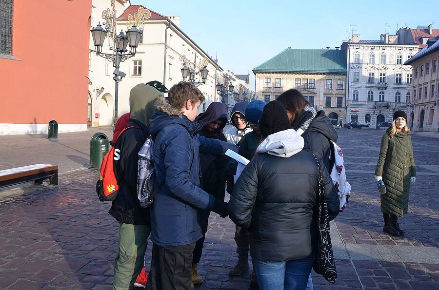 Rocznicowe przedsięwzięcia na Małym Rynku w Krakowie. Fot. Janusz Ślęzak (IPN)