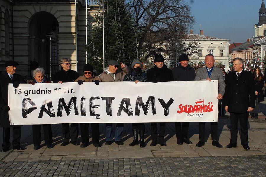 40. rocznica wprowadzenia stanu wojennego. Uroczystości w Nowym Sączu. Fot. Jan Wnuk (IPN)