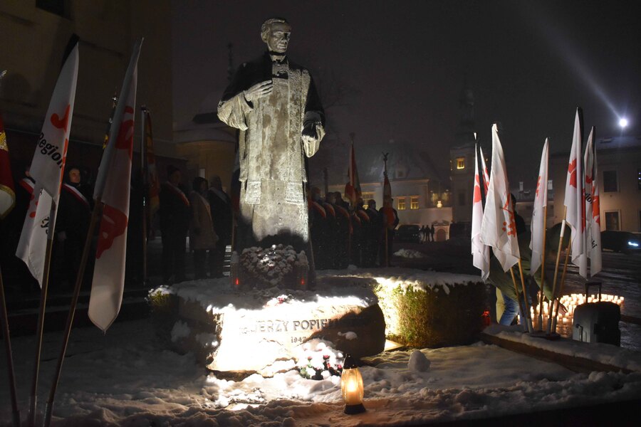 Uroczystości pod Katedrą w Kielcach.  Fot. IPN