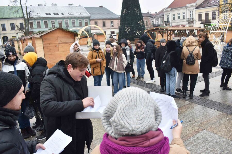 Gra miejska „Spacerniak” w Kielcach. Fot. Katarzyna Pronobis (IPN)
