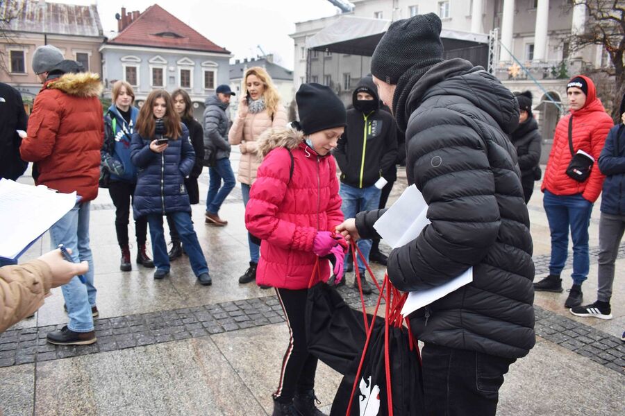 Gra miejska „Spacerniak” w Kielcach. Fot. Katarzyna Pronobis (IPN)
