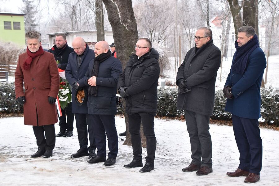 W Jędrzejowie odsłonięto popiersie ppłk. Zenktelera. Fot. IPN