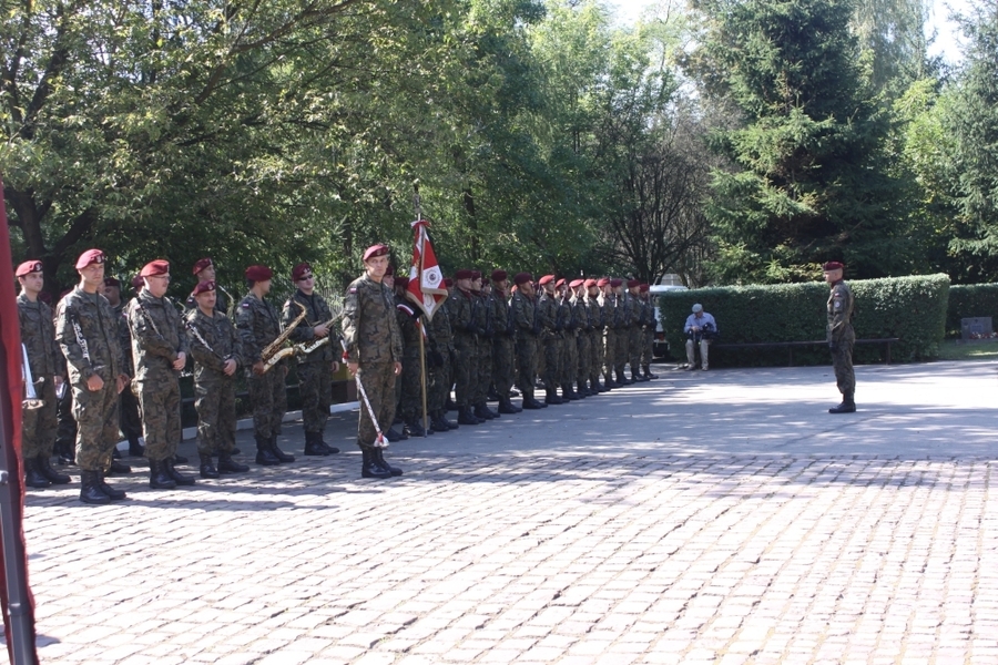 Uroczyste obchody 77. rocznicy wybuchu II wojny światowej oraz Dnia Weterana w Krakowie, pod pomnikiem Armii Kraków na Cmentarzu Rakowickim