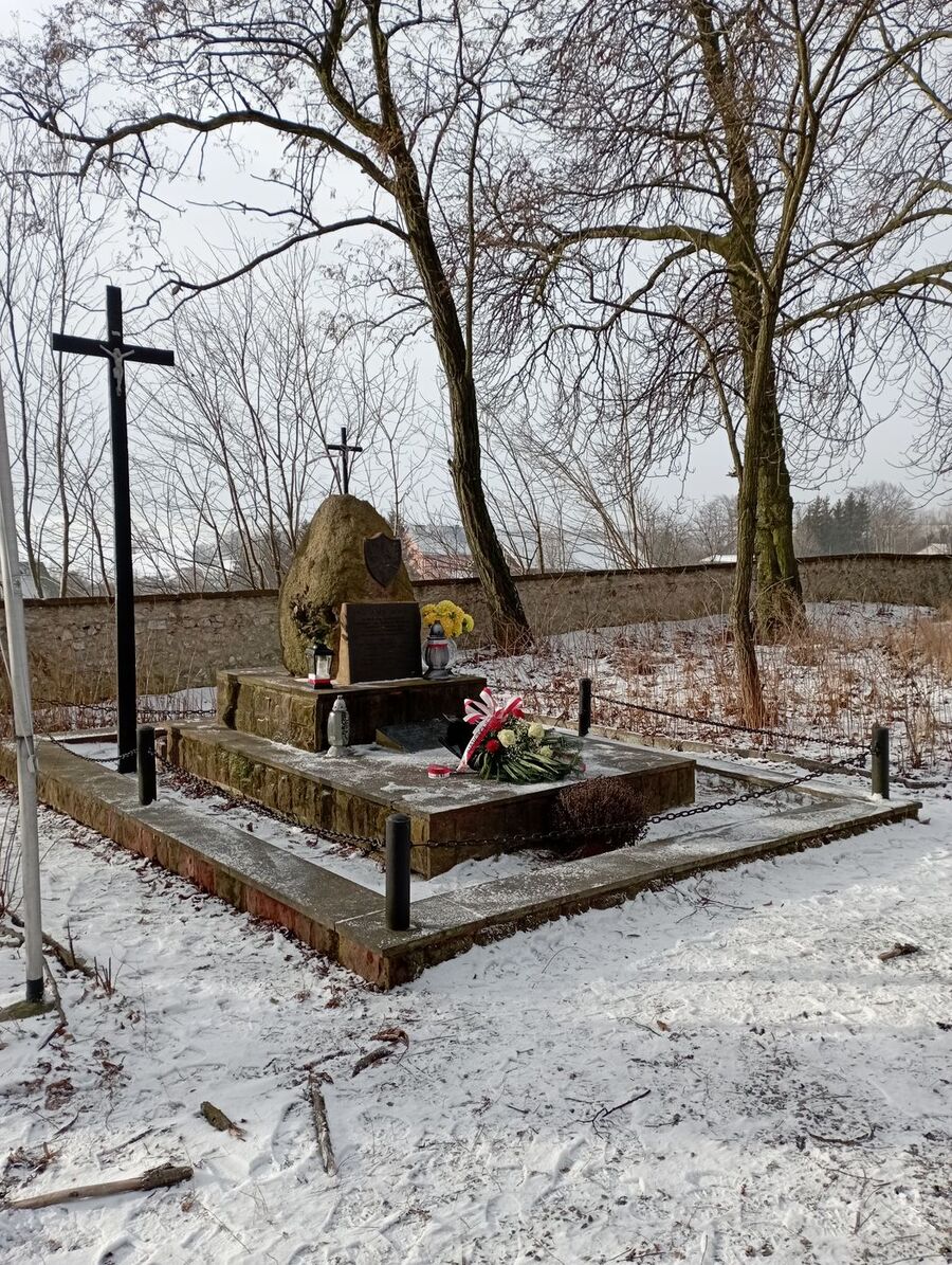 Grób powstańców styczniowych w Imbramowicach. Fot. IPN