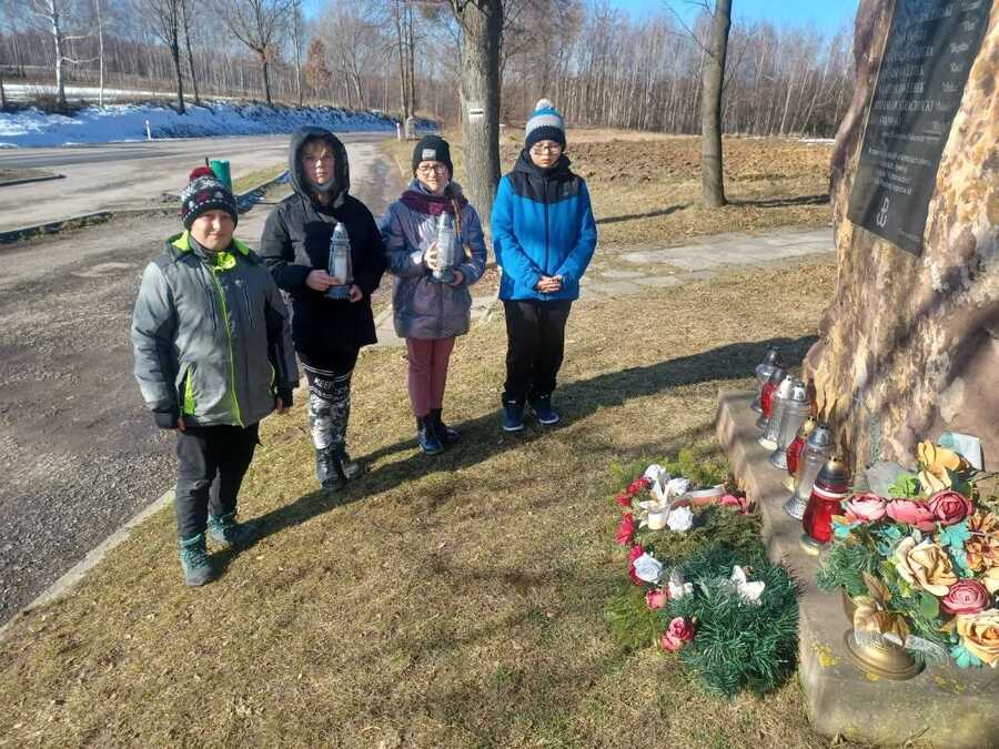 Zespół Szkół we Wzdole Rządowym