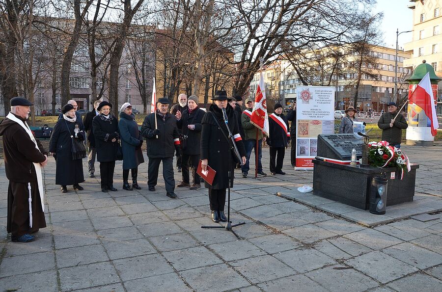 Uroczystość na pl. Inwalidów w Krakowie. Fot. Janusz Ślęzak (IPN)