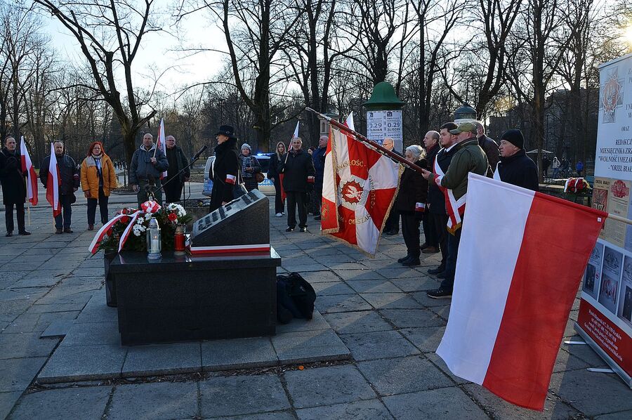 Uroczystość na pl. Inwalidów w Krakowie. Fot. Janusz Ślęzak (IPN)