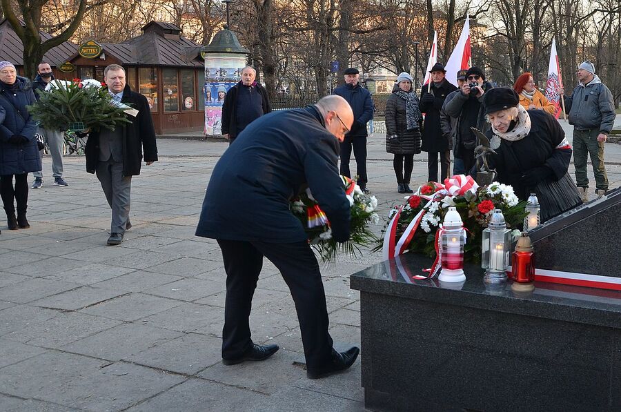 Uroczystość na pl. Inwalidów w Krakowie. Fot. Janusz Ślęzak (IPN)
