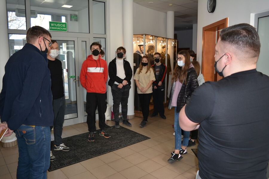 Lekcja archiwalna w Delegaturze IPN w Kielcach. Fot. IPN