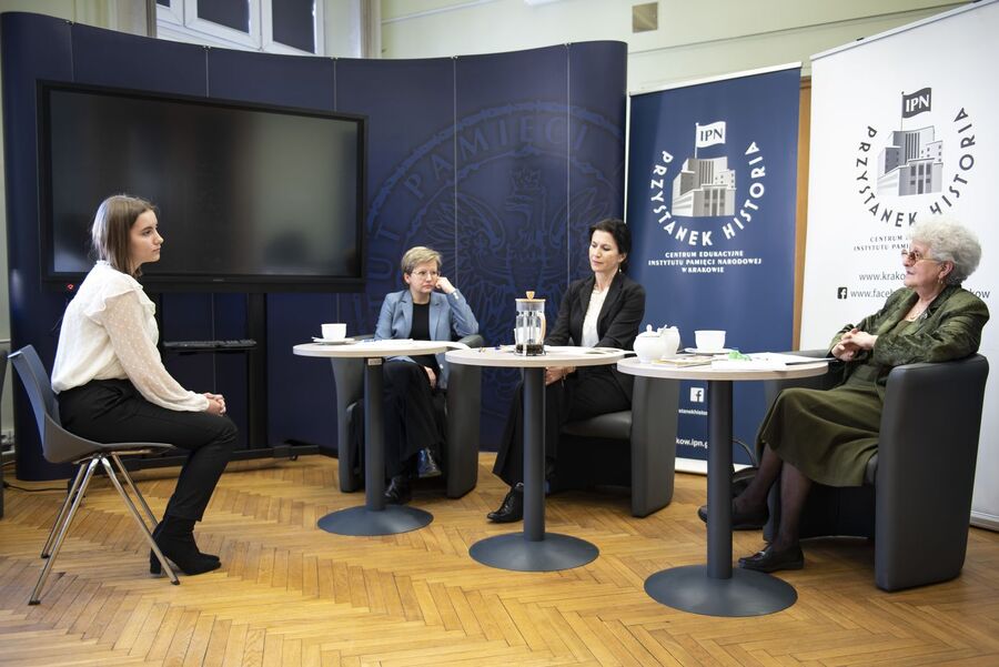 Krakowski półfinał konkursu „W kręgu poezji i prozy lagrowej więźniarek KL Ravensbrück”. Fot. Agnieszka Masłowska (IPN)