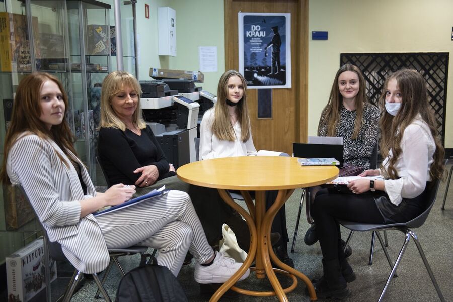 Krakowski półfinał konkursu „W kręgu poezji i prozy lagrowej więźniarek KL Ravensbrück”. Fot. Agnieszka Masłowska (IPN)