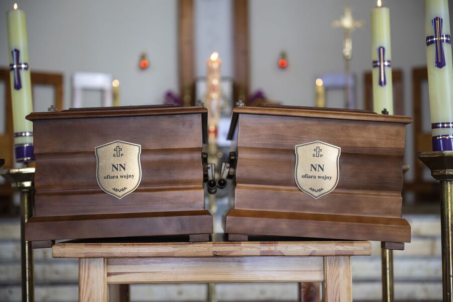 Płaza. Pogrzeb nieznanych ofiar II wojny światowej. Fot. Agnieszka Masłowska (IPN)