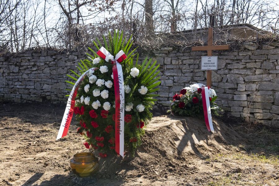 Płaza. Pogrzeb nieznanych ofiar II wojny światowej. Fot. Agnieszka Masłowska (IPN)