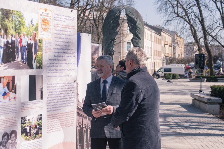 Kielce. Wystawa o pomocy udzielanej Żydom przez franciszkanki. Fot. Michał Zawisza (IPN)
