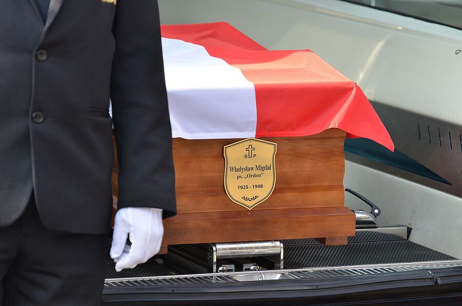 Kraków. Uroczystości pogrzebowe trzech Żołnierzy Wyklętych. Fot. Janusz Ślęzak (IPN)
