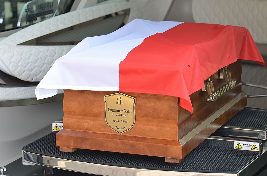 Kraków. Uroczystości pogrzebowe trzech Żołnierzy Wyklętych. Fot. Janusz Ślęzak (IPN)