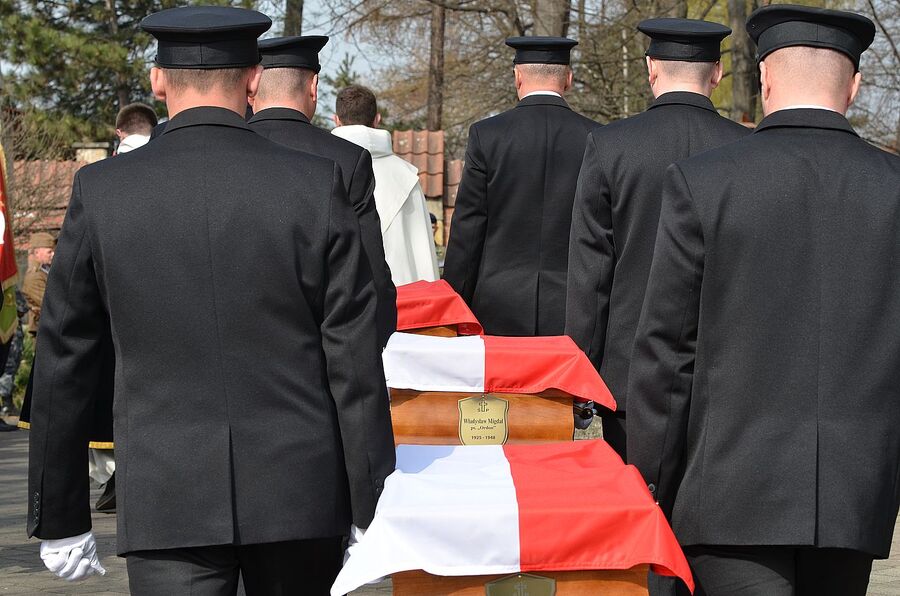 Kraków. Uroczystości pogrzebowe trzech Żołnierzy Wyklętych. Fot. Janusz Ślęzak (IPN)