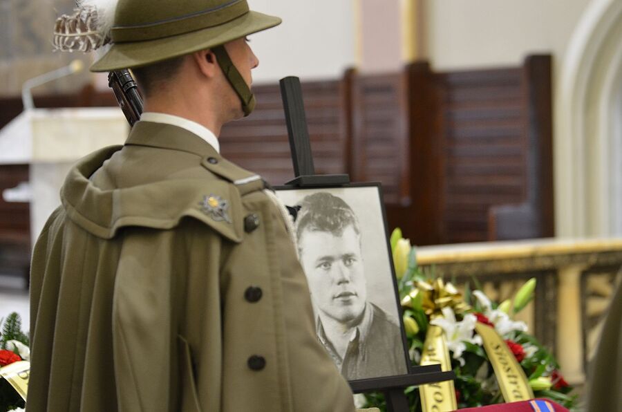 Kraków. Uroczystości pogrzebowe trzech Żołnierzy Wyklętych. Fot. Janusz Ślęzak (IPN)