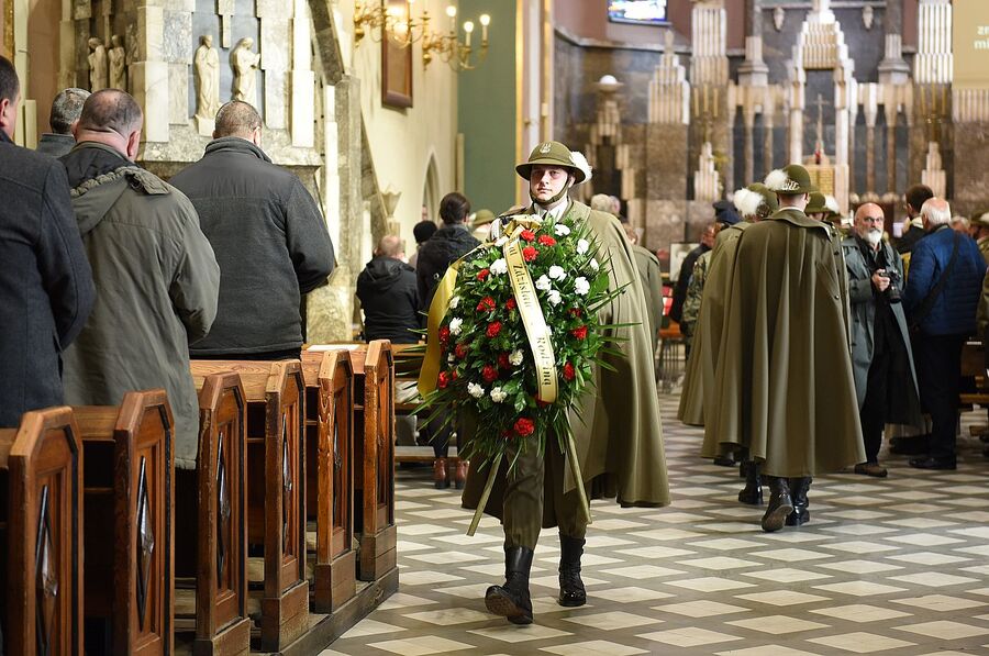Kraków. Uroczystości pogrzebowe trzech Żołnierzy Wyklętych. Fot. Żaneta Wierzgacz (IPN)
