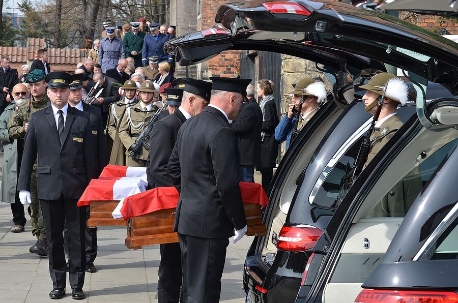 Kraków. Uroczystości pogrzebowe trzech Żołnierzy Wyklętych. Fot. Janusz Ślęzak (IPN)