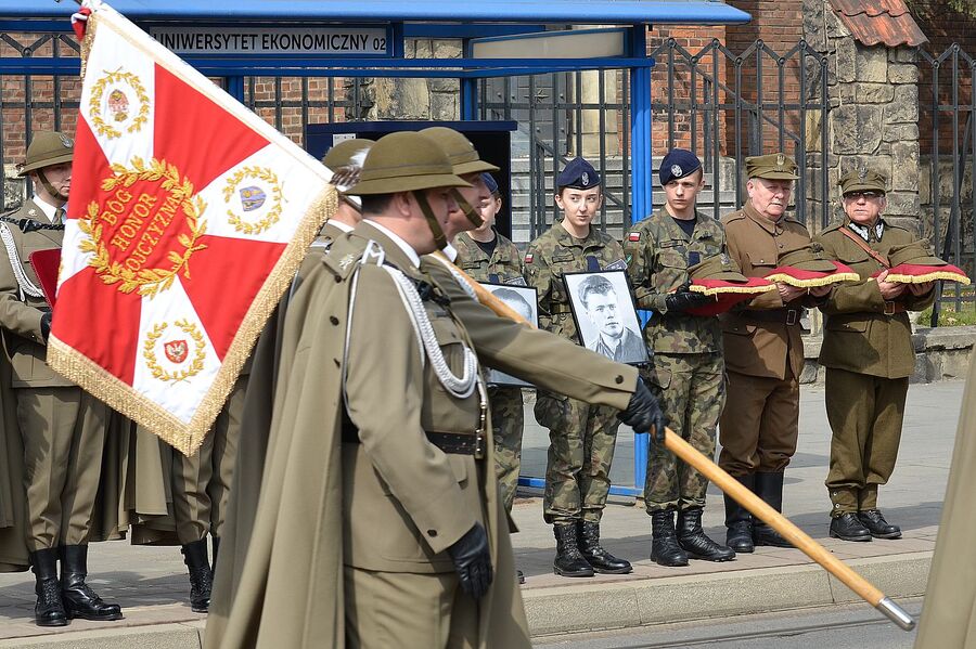 Kraków. Uroczystości pogrzebowe trzech Żołnierzy Wyklętych. Fot. Janusz Ślęzak (IPN)