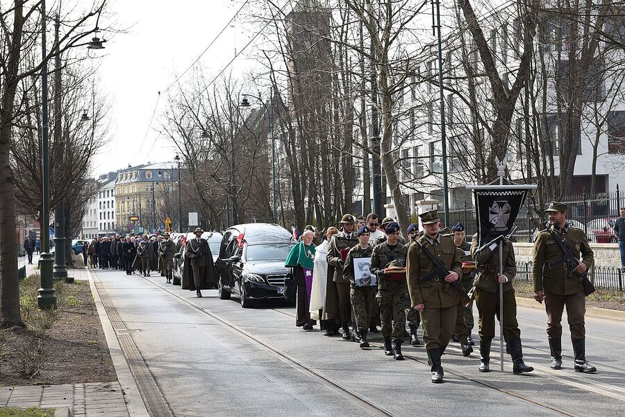 Kraków. Uroczystości pogrzebowe trzech Żołnierzy Wyklętych. Fot. Żaneta Wierzgacz (IPN)