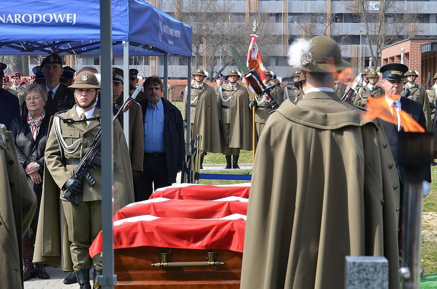 Kraków. Uroczystości pogrzebowe trzech Żołnierzy Wyklętych. Fot. Janusz Ślęzak (IPN)