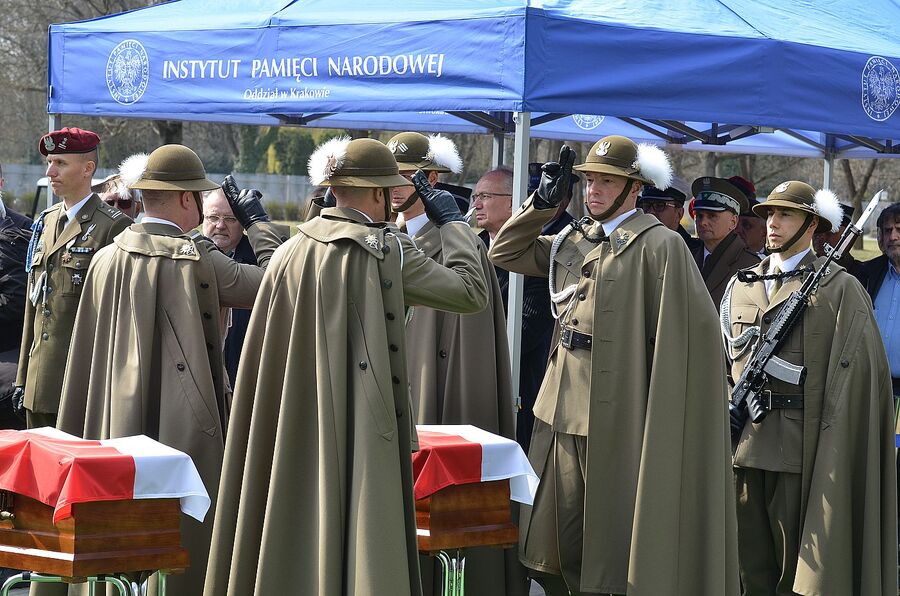Kraków. Uroczystości pogrzebowe trzech Żołnierzy Wyklętych. Fot. Janusz Ślęzak (IPN)
