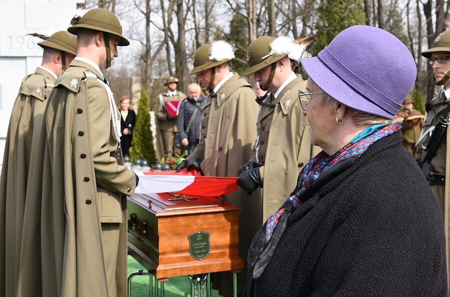 Kraków. Uroczystości pogrzebowe trzech Żołnierzy Wyklętych. Fot. Żaneta Wierzgacz (IPN)