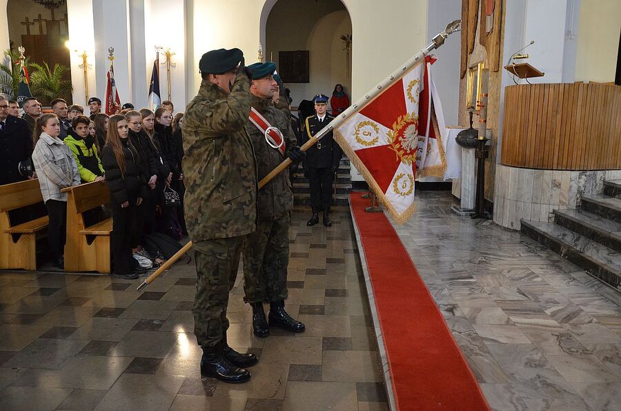 Tarnów. Odsłonięcie tablicy upamiętniającej więźniów komunistycznego aparatu represji. Fot. Janusz Ślęzak (IPN)