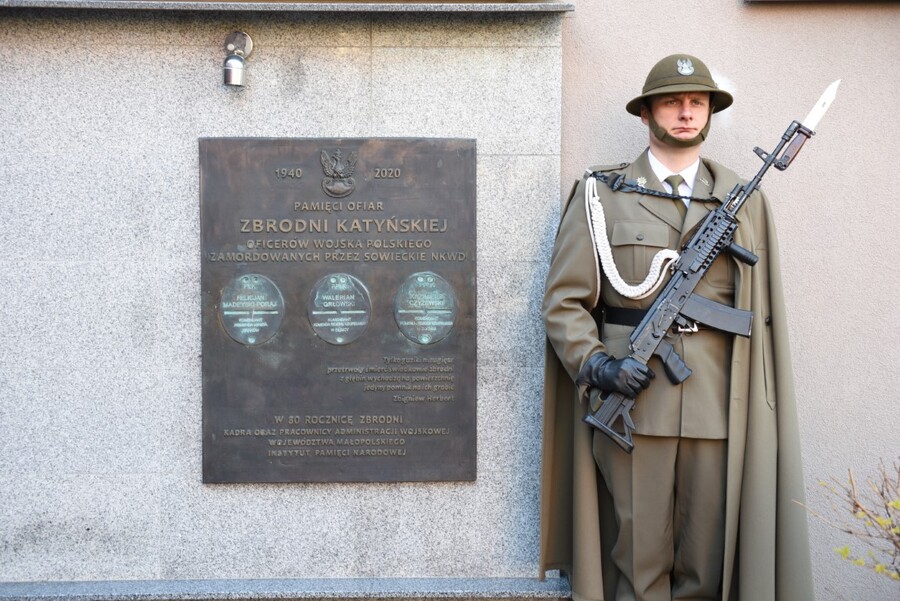 Tablica pamięci ofiar zbrodni katyńskiej. Fot. Żaneta Wierzgacz (IPN)