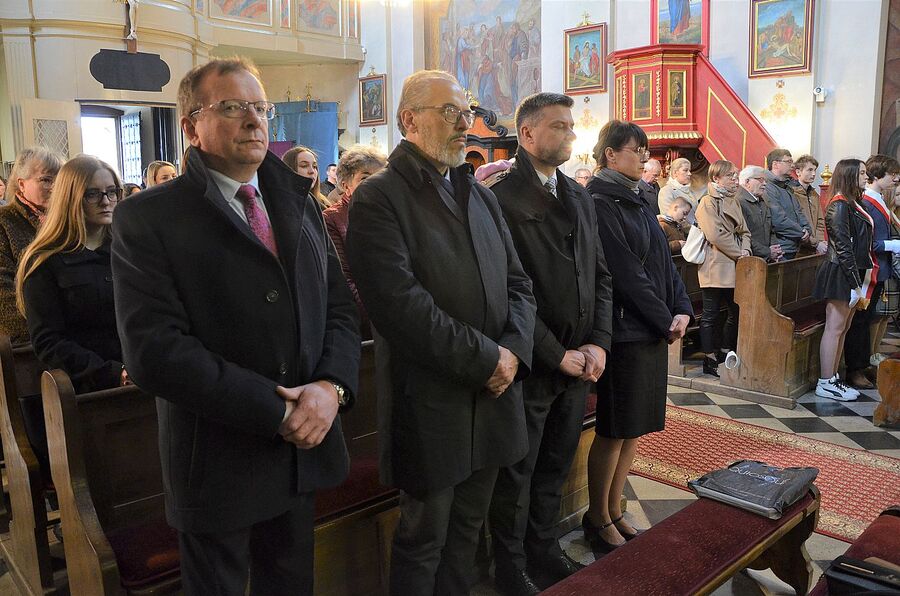 W Imbramowicach poświęcono pomnik Romów zamordowanych w czasie II wojny światowej. Fot. Janusz Ślęzak (IPN)