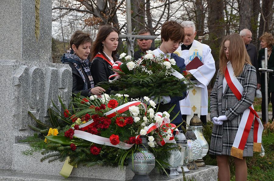 W Imbramowicach poświęcono pomnik Romów zamordowanych w czasie II wojny światowej. Fot. Janusz Ślęzak (IPN)