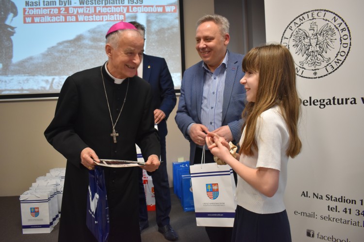 Kielce. Konkurs poświęcony żołnierzom 2. Dywizji Piechoty Legionów, walczącym na Westerplatte. Fot. IPN
