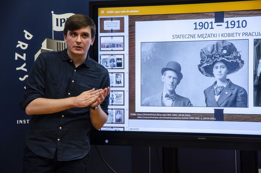 Warsztaty „Ubrane w historię”. Fot. Agnieszka Masłowska (IPN)