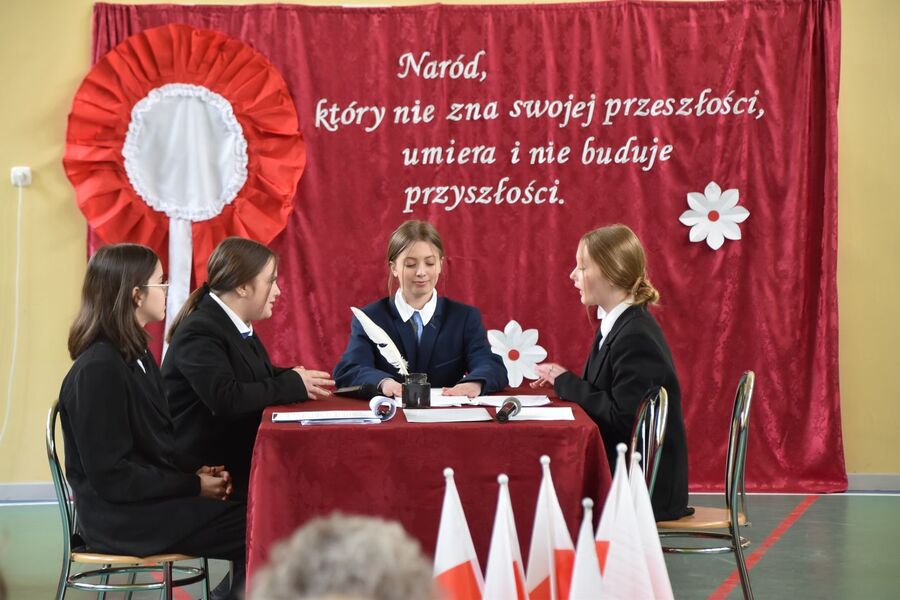 Topola. Uroczystość ku czci bojowców POW. Fot. IPN