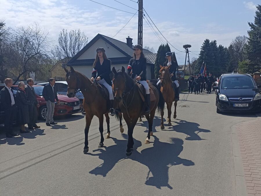 Poświęcenie nowego nagrobka Władysława Stanuli w Ołpinach. Fot. Maria Konieczna (IPN)