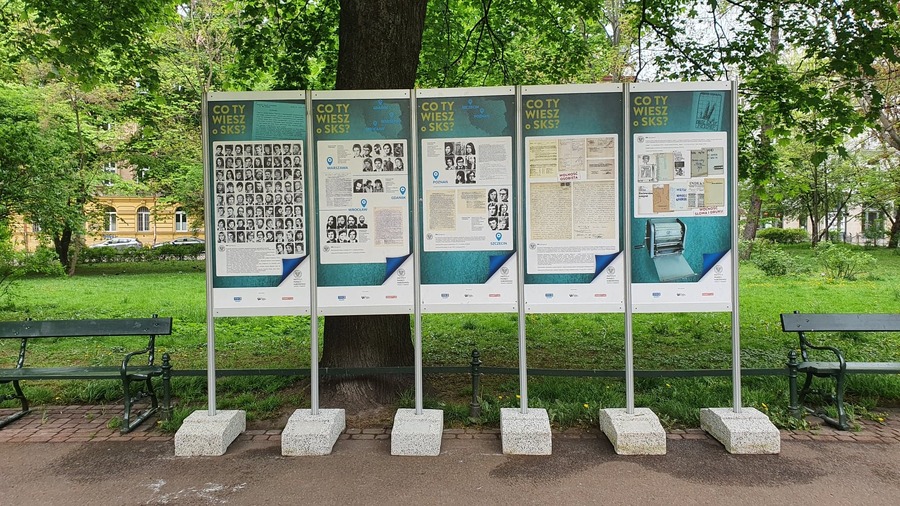 Wystawa „Co ty wiesz o SKS?” na Plantach. Fot. IPN